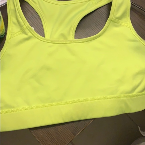 2 Nike sports bras - Picture 9 of 12